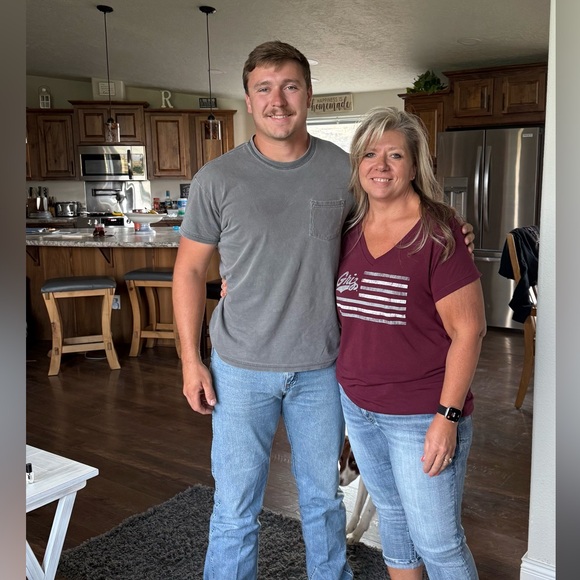 Meet your Posher, Tara - Picture 2 of 3